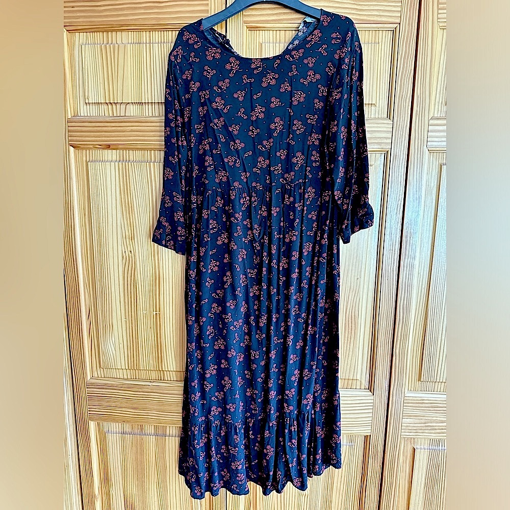 LOFT black and red floral dress size Large- Garden Split Neck Swing Floral Dress